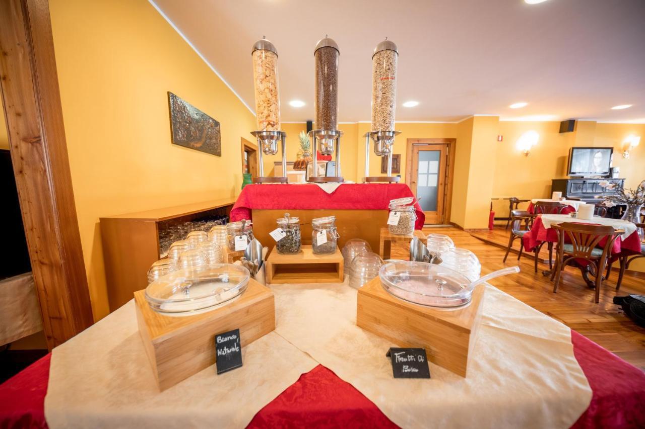Hotel Elena Saint-Vincent Kültér fotó