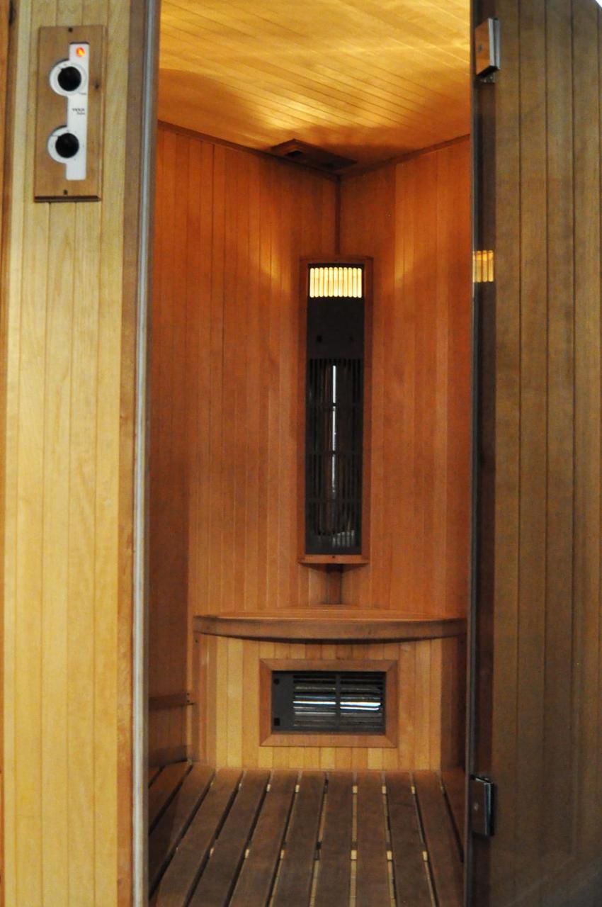 Hotel Elena Saint-Vincent Kültér fotó