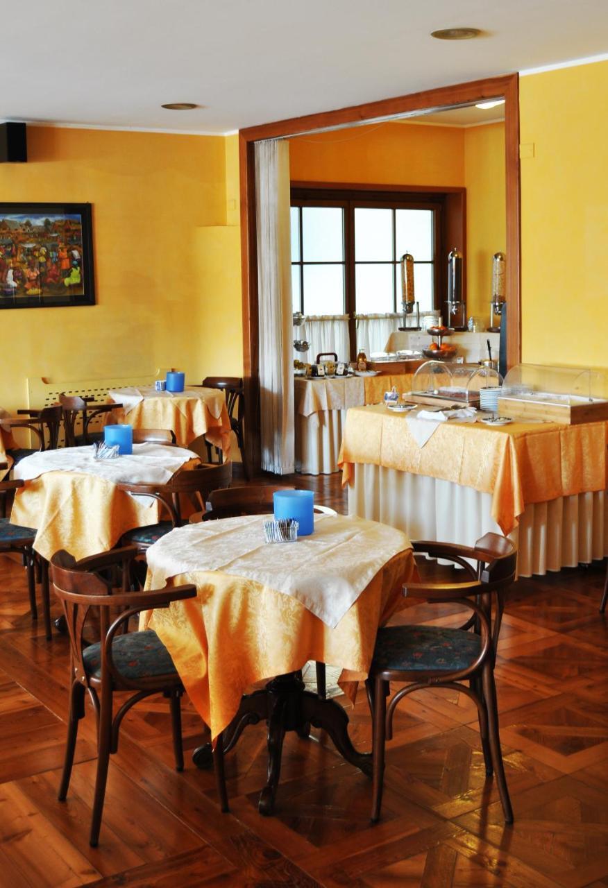 Hotel Elena Saint-Vincent Kültér fotó