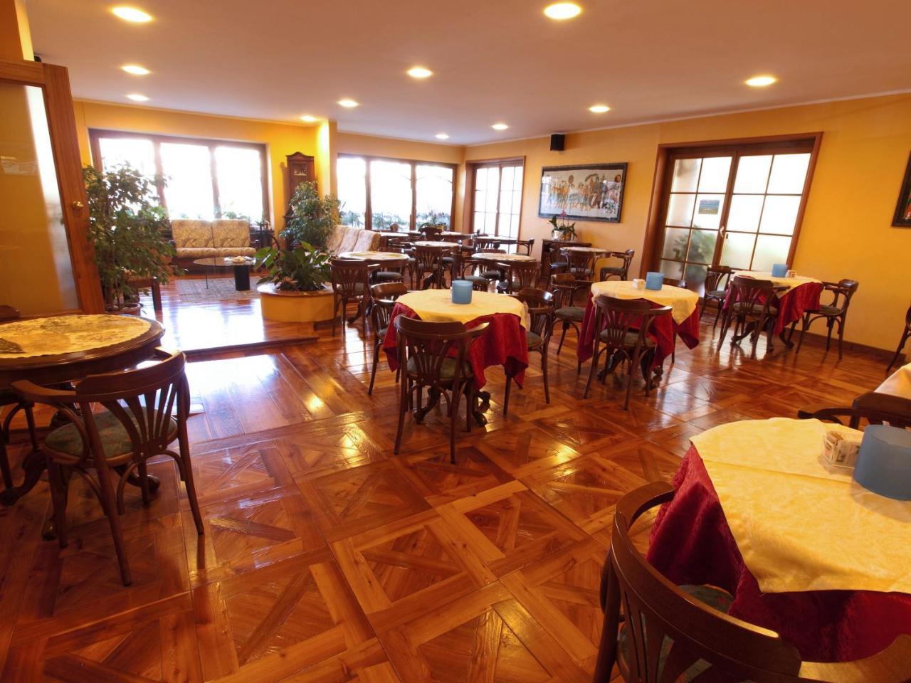 Hotel Elena Saint-Vincent Kültér fotó