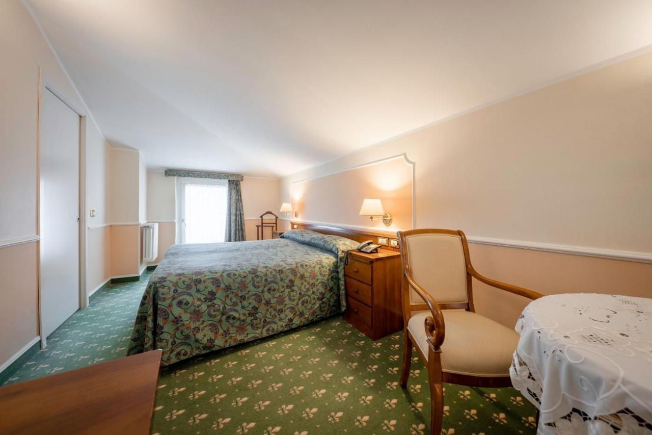 Hotel Elena Saint-Vincent Kültér fotó