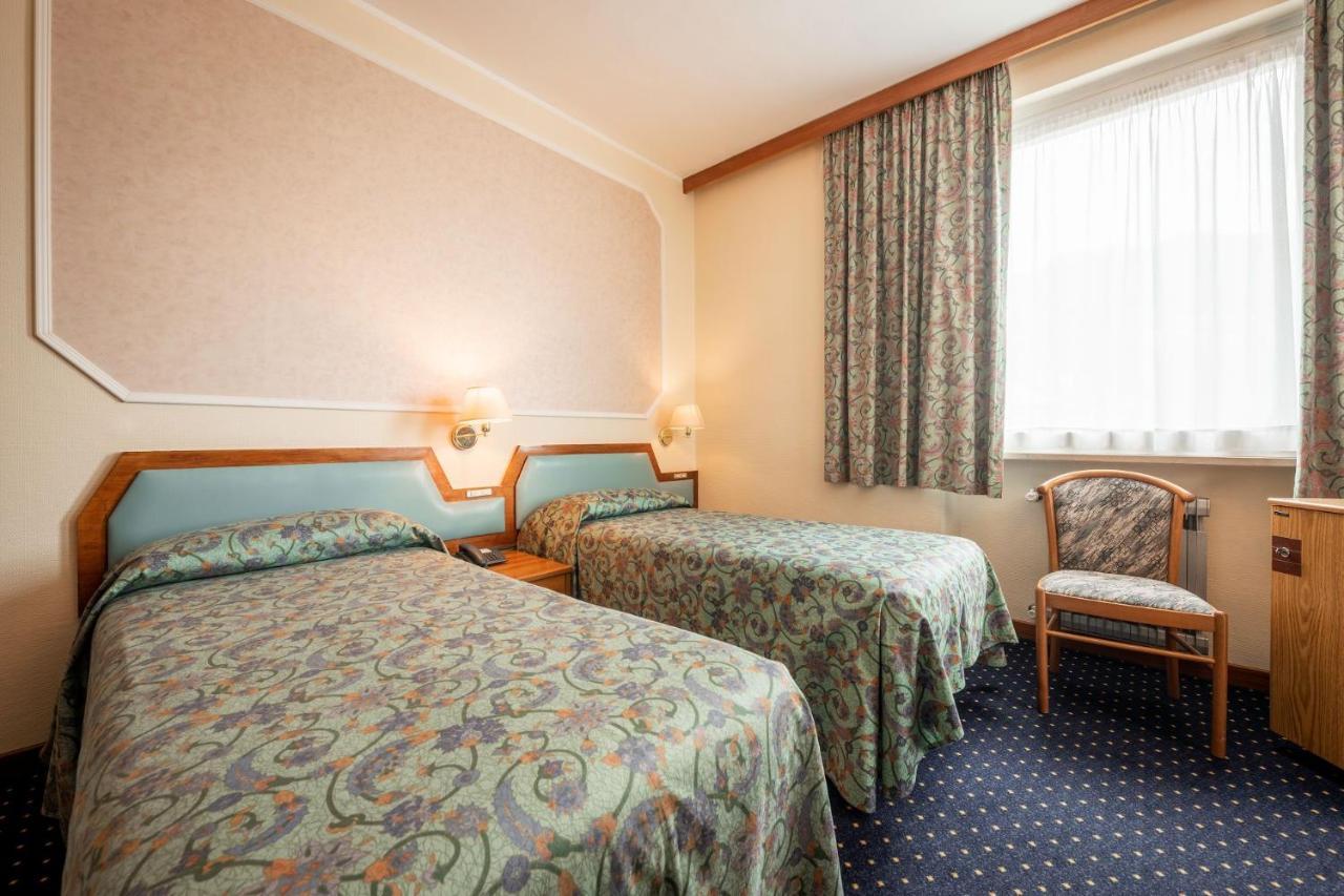 Hotel Elena Saint-Vincent Szoba fotó