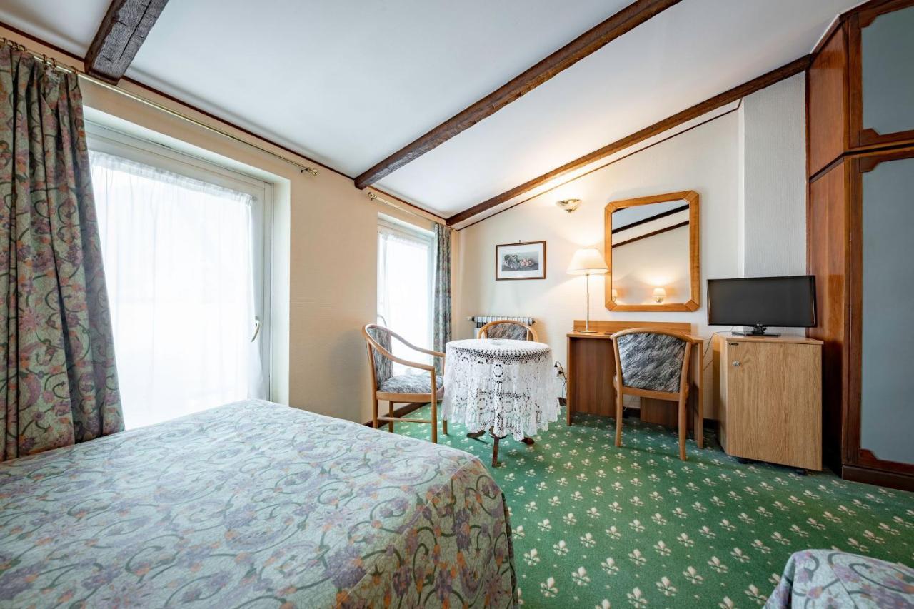 Hotel Elena Saint-Vincent Kültér fotó
