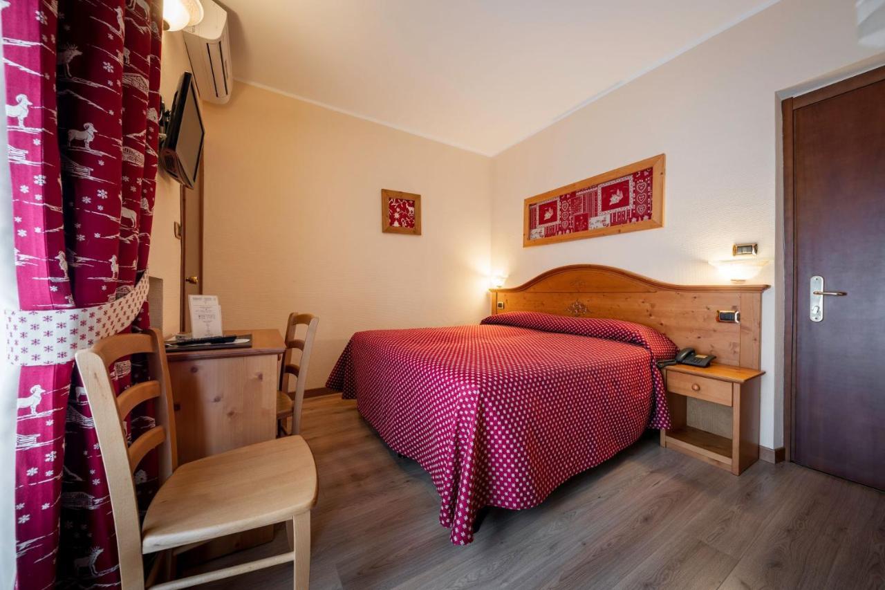 Hotel Elena Saint-Vincent Kültér fotó