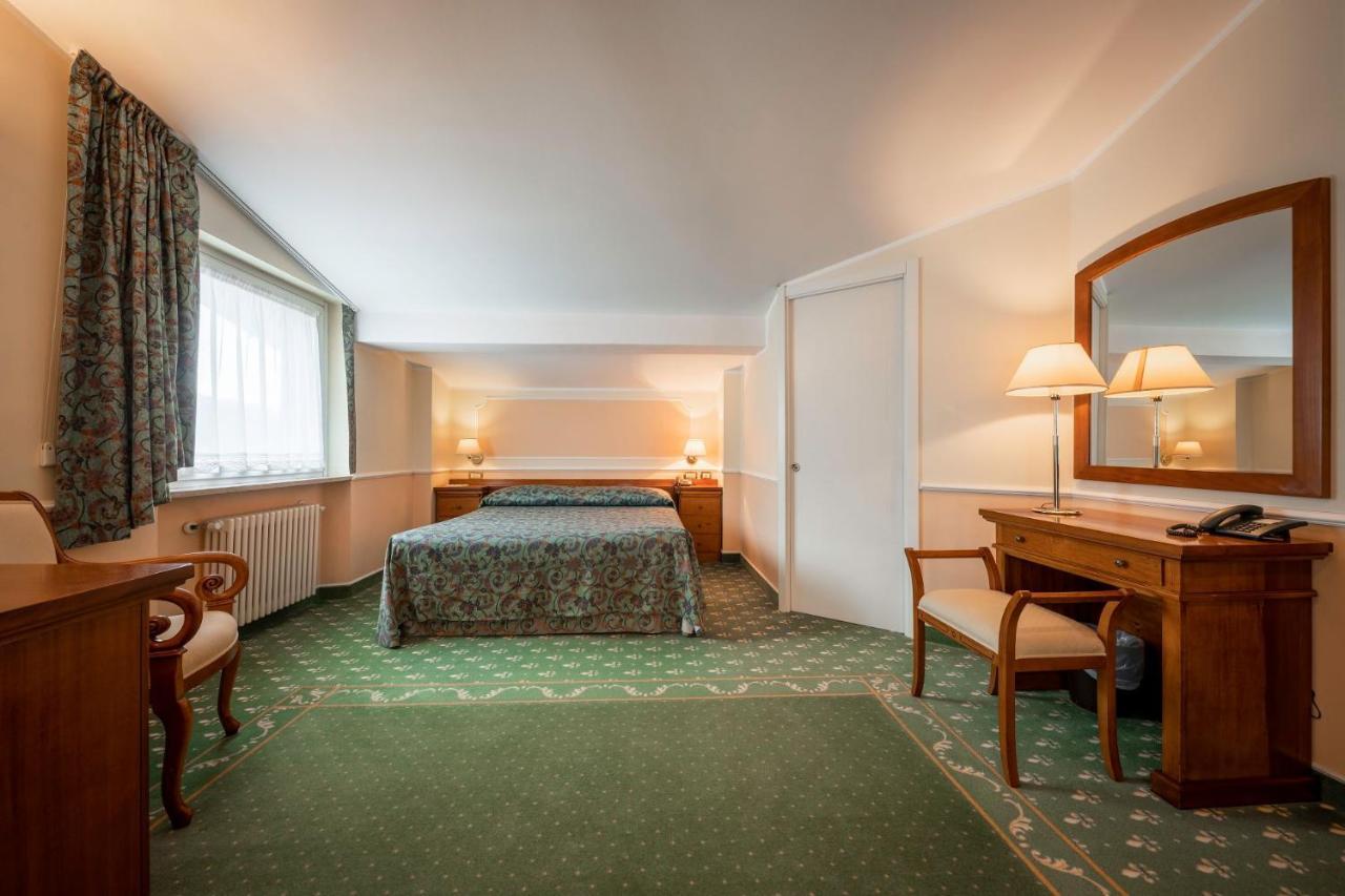 Hotel Elena Saint-Vincent Kültér fotó